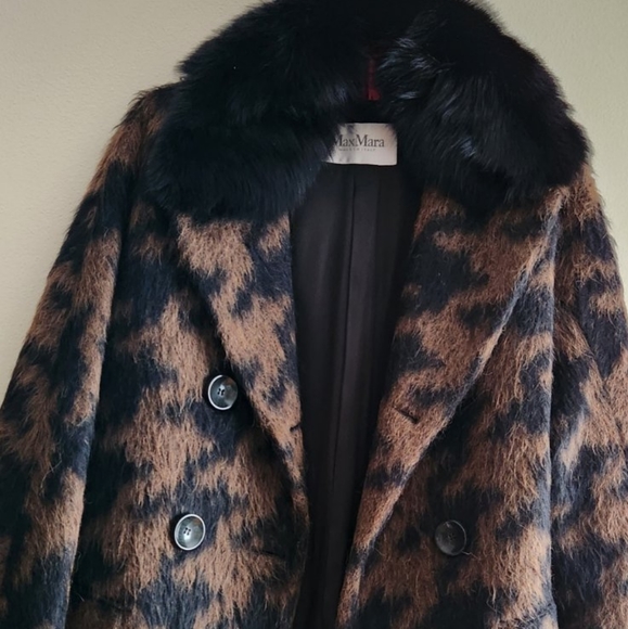 Vintage MaxMara Original Alpaca Fur and Virgin Wool Coat - Picture 4 of 10